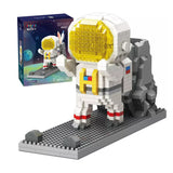 2 in 1 Astronaut DIY Pen Holder Building Blocks - Fun and Functional Desk Accessory