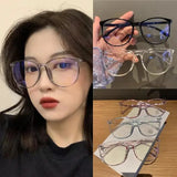 Transparent Large Frame Simple Style Ultra Light Flat Glasses Women Anti Blue Light Frame Optical Near Vision Glasses