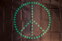 Wholesale PEACE POT CIRCLE LEAVES 3' X 5' FLAG (Sold by the piece)