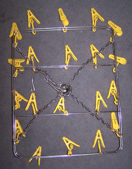 Wholesale METAL HANGING DISPLAY RACK WITH 20 PLASTIC CLIPS ( sold by the piece)